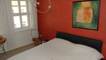 1 habitación, wifi y ropa de cama