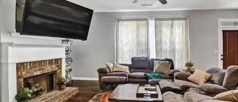 تلفزيون، مكبرات الصوت الذكية، خدمات بث