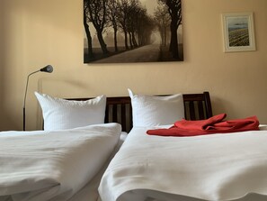 2 quartos, berço de viagem