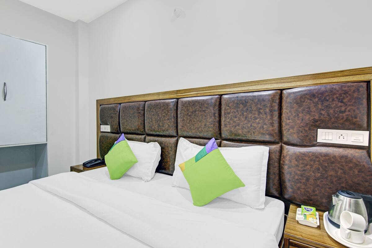 economy room | desk, iron/ironing board