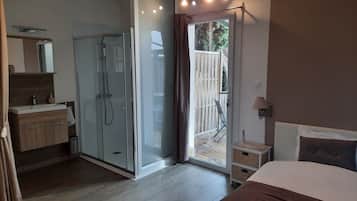 1 quarto, escrivaninha, Wi-Fi de cortesia, roupa de cama