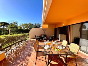 Outdoor dining - VILAMOURA PARADISE GOLF WITH POOL by HOMING (Vilamoura)