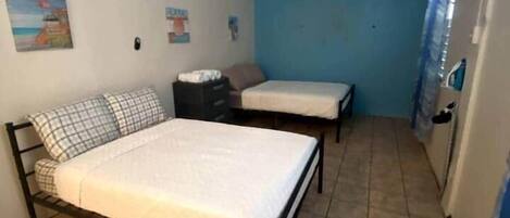 1 bedroom, desk, iron/ironing board, free WiFi