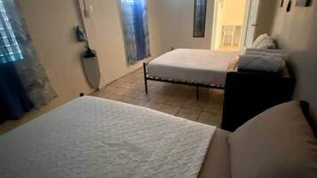 1 dormitorio, escritorio, tabla de planchar con plancha y wifi gratis