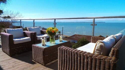 Modern Coastal House near Whitstable with Spectacular Sea Views