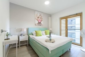 1 bedroom, desk, iron/ironing board, WiFi