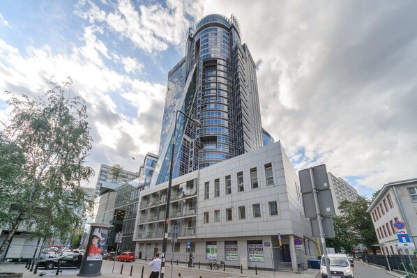 المنشأة من الخارج