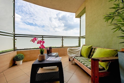 Luxurious family apartment near Złote Tarasy