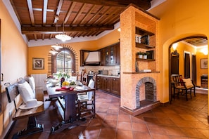 Interior - A spacius and comfortable apartment with a large terrace (Toscana)