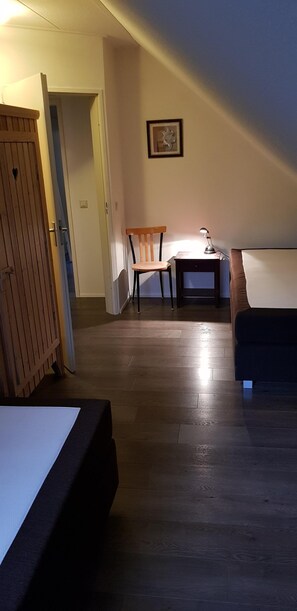 6 bedrooms, free WiFi, bed sheets