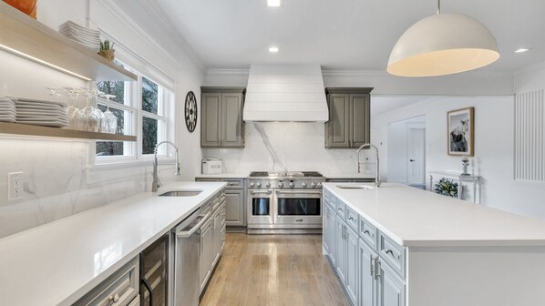 Mikrobølgeovn, ovn, kogeplade, kaffe-/temaskine