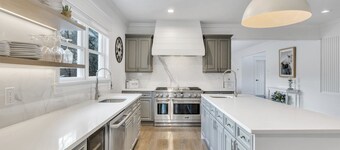 Renovated Post-Modern, Close to Strongs Marina, Conscience Point, North...