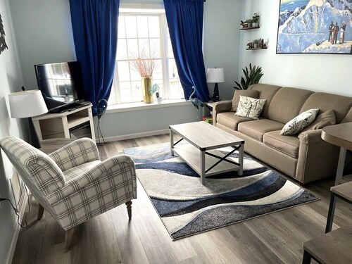 WOW-New Ski OnOff Suite By Pool Sleeps 4 Jiminy Pk - Fully Redone Gorgeous Inn