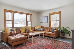 TV, fireplace, offices