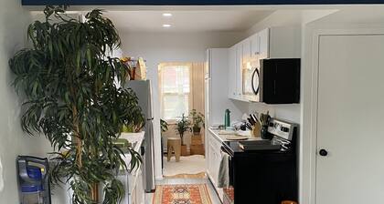 Best neighborhood , two blocks walking from water , New everything