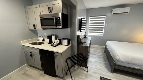 1 habitación, escritorio, wifi gratis y ropa de cama