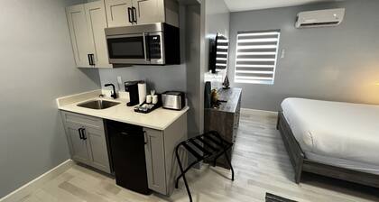 Cozy Beachside Modern Boutique Hotel Suite with Kitchen - by Oceano Suites