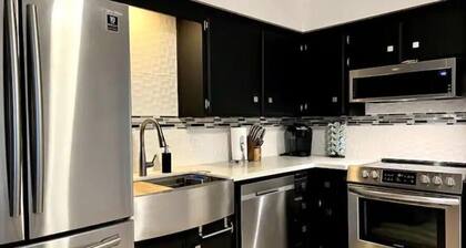 Stylish Home w/Fast Wi-Fi & Fireplace