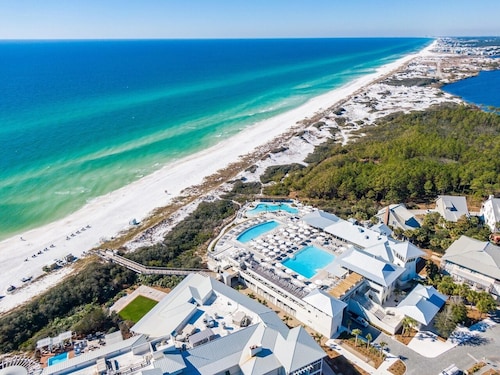 Luxurious WaterColor House Minutes From Seaside and the Beach!