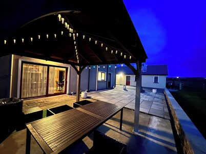 Modern 5-Bed Country Kerry Escape - Perfect for Groups
