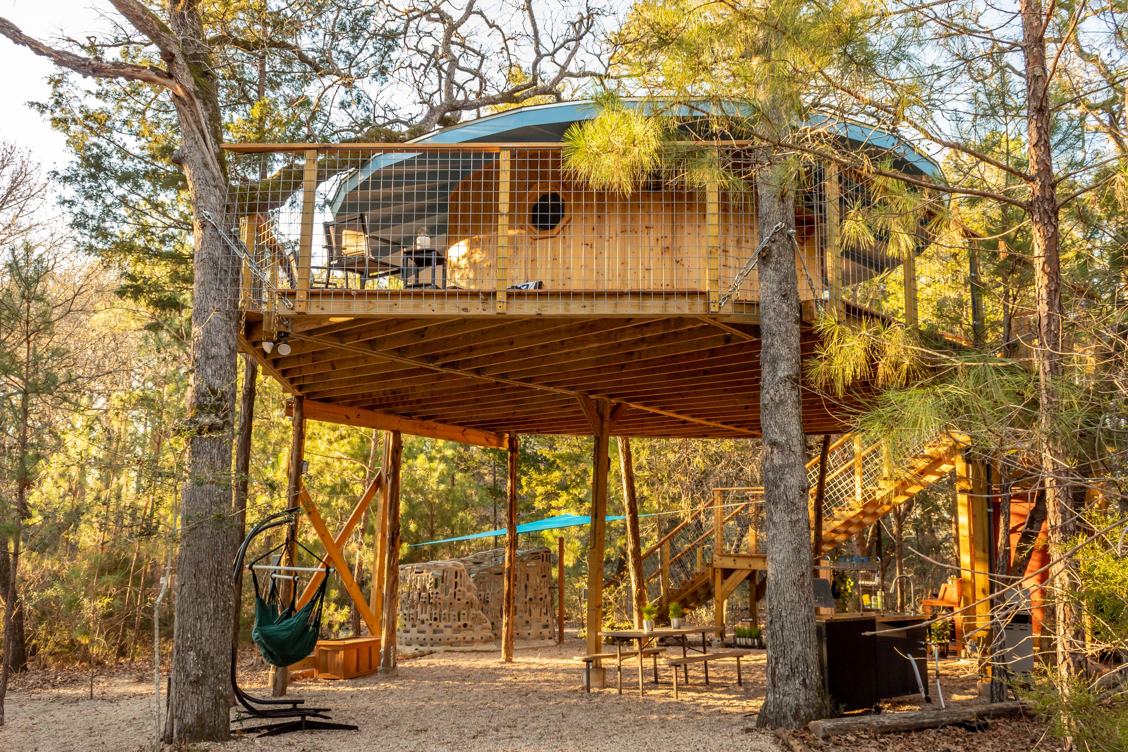 Enchanting Dog-Friendly Treehouse- The Elf's Aerie in the Lost Pines Shire