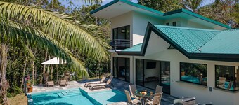 Casa Mamacita: Beautiful new home in peaceful jungle setting