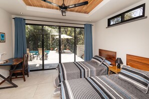2 bedrooms, in-room safe, desk, iron/ironing board - Casa Mamacita: Beautiful new home in peaceful jungle setting (Quepos)