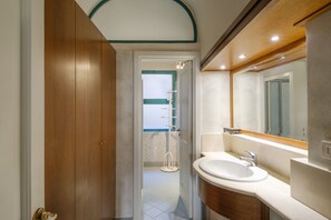 Departamento (2 Bedrooms) | Baño | Regadera y bidet 