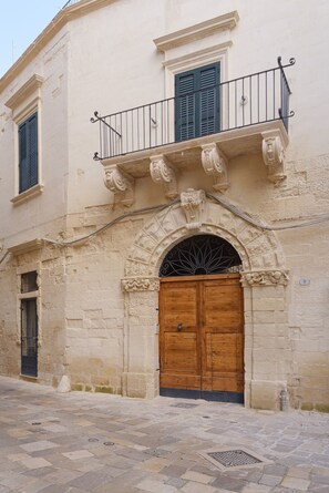 Exterior detail - Morelli 3 (Lecce)