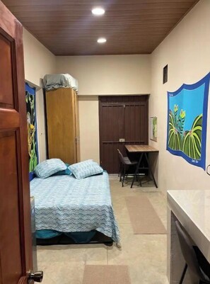 1 多间卧室、客房内保险箱、办公桌、免费 WiFi