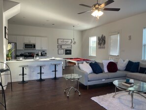 Living area - Lux Living DTX (Irving)
