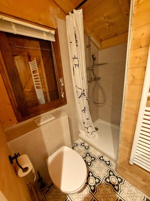 Shower, hair dryer - Chalet 82 m² - 4 bedrooms - sleeps 8 (Crest-Voland)