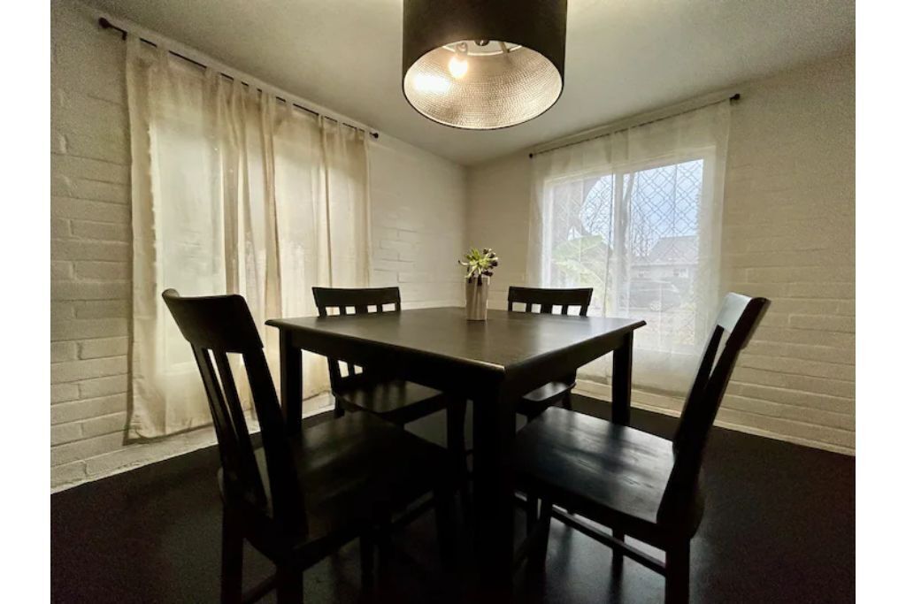 Modern & Spacious 3BR home • 1 mile to Downtown!