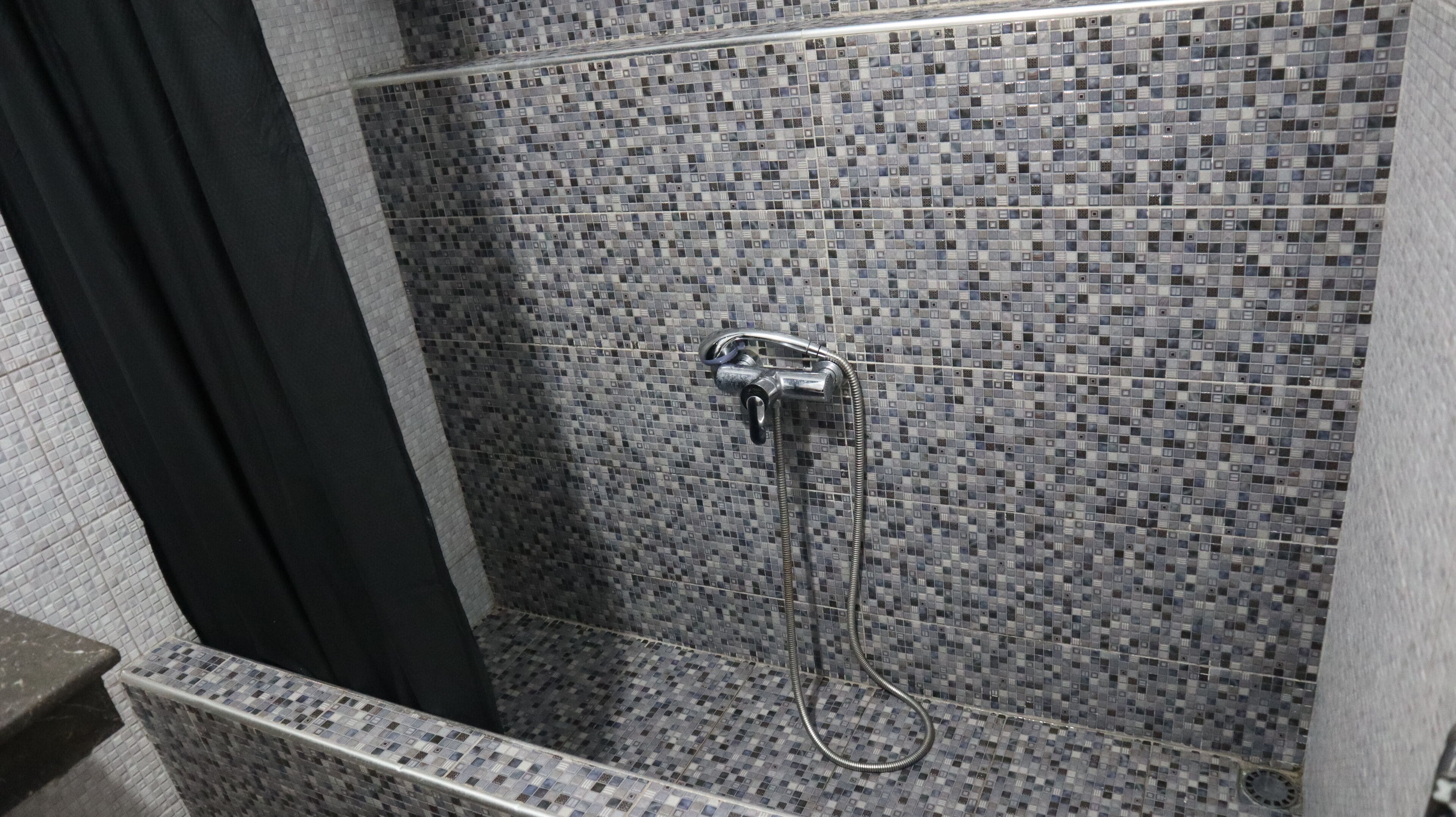Dusche, Handtücher, Seife, Shampoo
