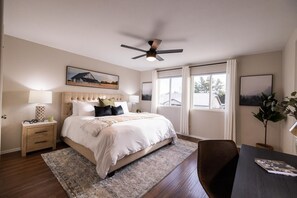 4 camere, una scrivania, ferro/asse da stiro, culla da viaggio