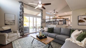 Smart TV, caminetto, tavolo da ping pong, studio