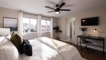 4 camere, una scrivania, ferro/asse da stiro, culla da viaggio