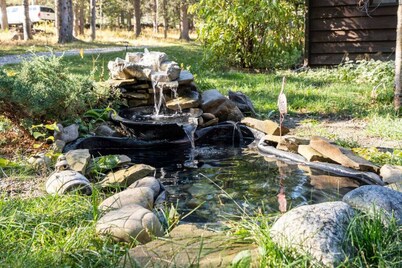 Rustic Cozy Cabin with hot tub