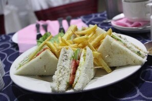Free daily continental breakfast  - Hotel The Leschanze (Lahore)