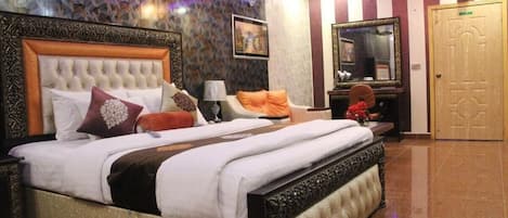 Fer et planche à repasser, Wi-Fi gratuit, draps fournis