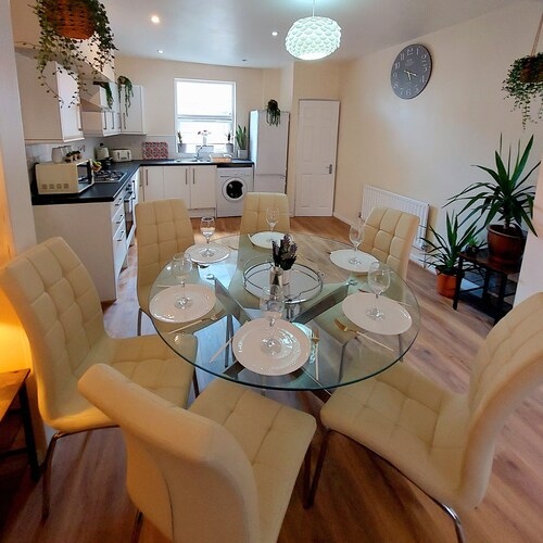 Gorgeous &central  two bedrooms house