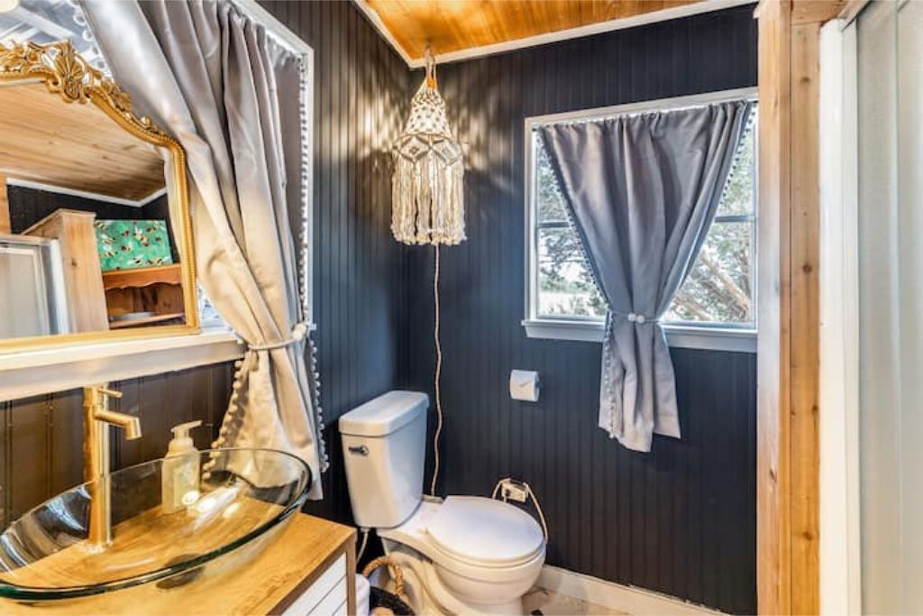 The Hive Tiny House - Dripping Springs