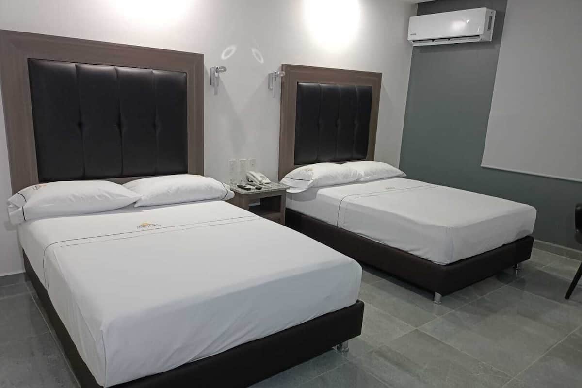 Double Room | Desk, laptop workspace, free WiFi