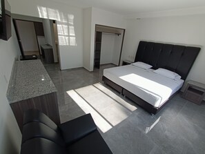 Desk, laptop workspace, free WiFi - Hotel y Villas Costa del Sol (Mérida)