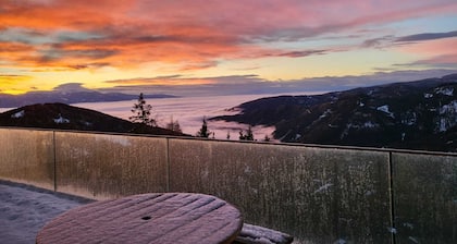 Chalet Klippitz Star, 1600m log cabin in the ski area, panoramic view