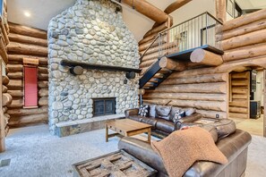 Interior - Platinum Mountain Home Getaway, Private Hot Tub, Nearby Outdoor Activities! 4 Bedroom Home by RedAwning (Silverthorne)