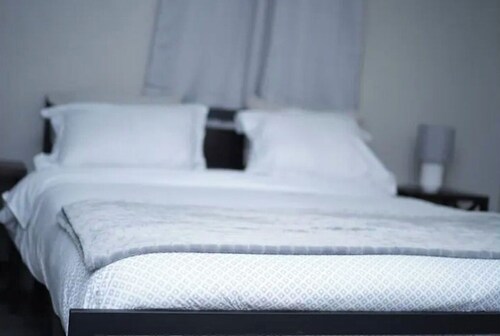 Work-Friendly 1BR Gem Close to Hotspots & Hospital