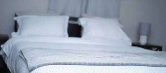 Work-Friendly 1BR Gem Close to Hotspots & Hospital