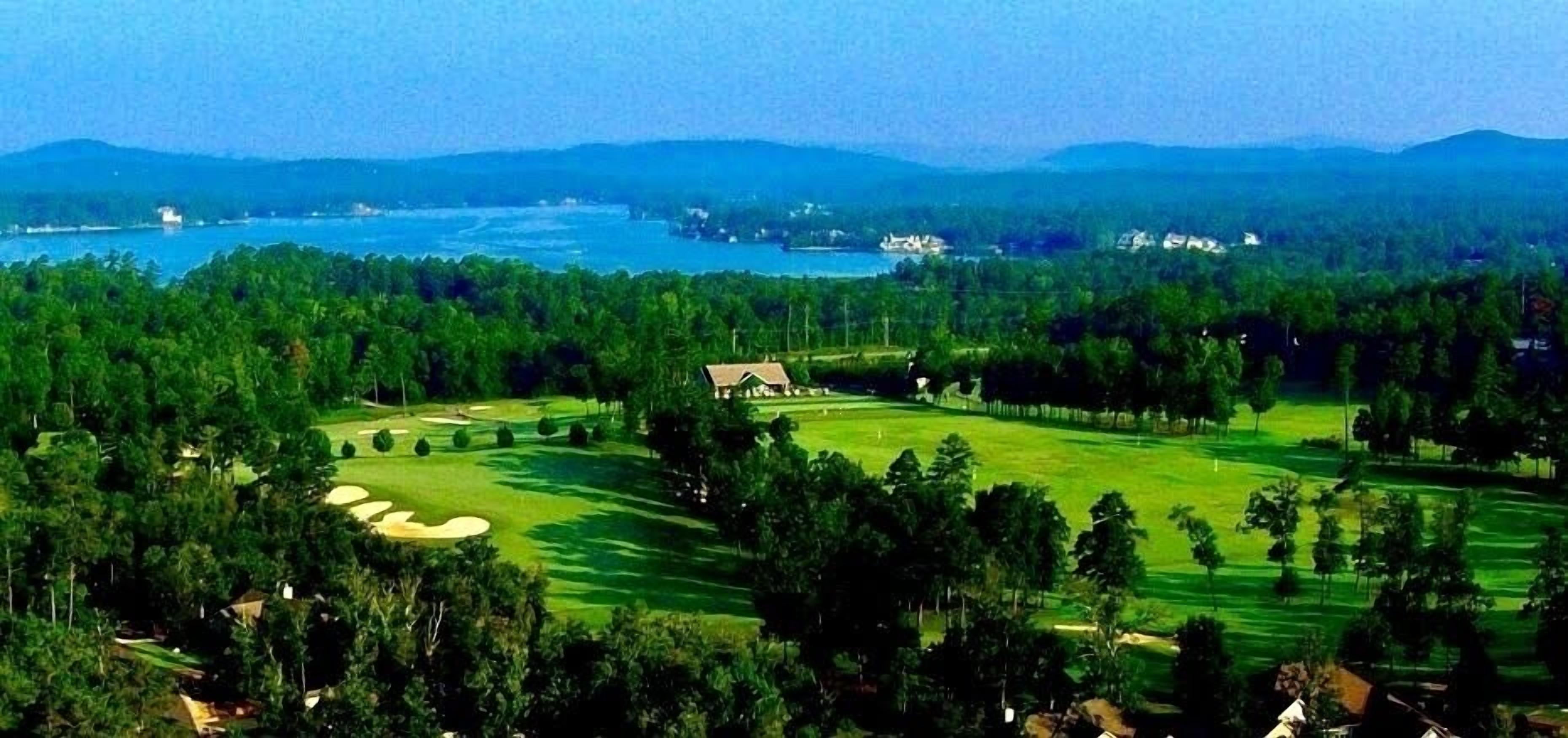 Golf Course Luxury King Apartment 