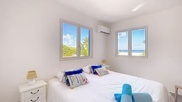 2 habitaciones, tabla de planchar con plancha y cuna de viaje